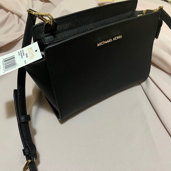 Michael Kors Purse - Picture 1 of 5